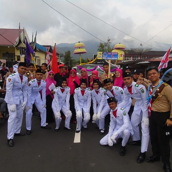 SMA NEGERI 1 LUBUK SIKAPING TURUT MERIAHKAN PAWAI PERINGATAN HUT KE-78 KABUPATEN PASAMAN